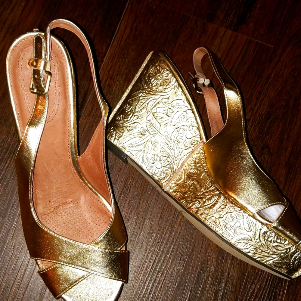 Corso Como Gold Wedge Sandals -size 11